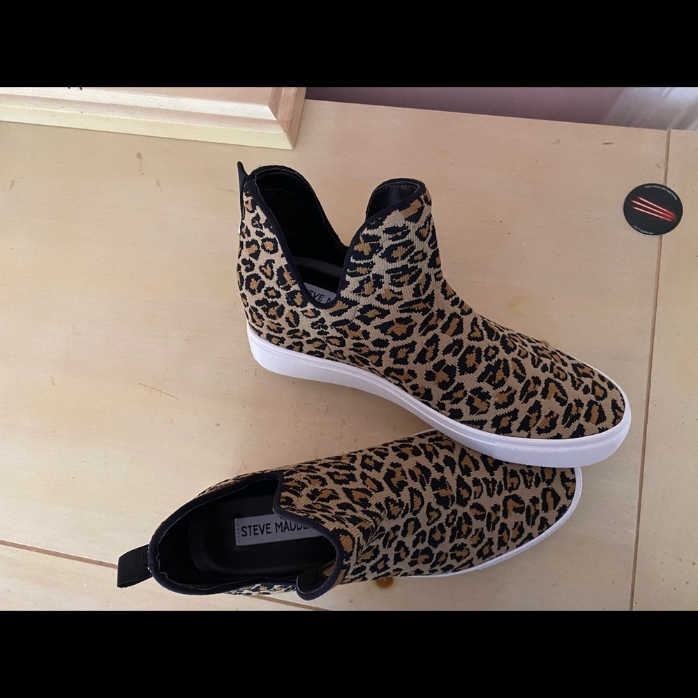 STEVEN MADDEN SIZE 7.5